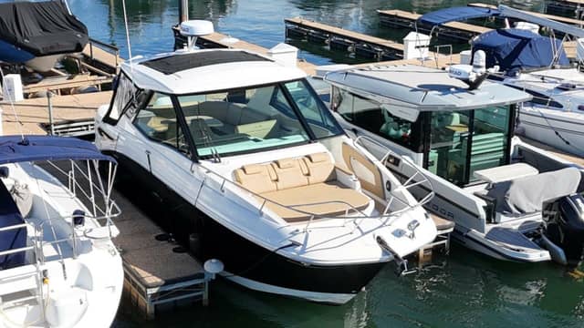 2023 Sea Ray 320 Outboard