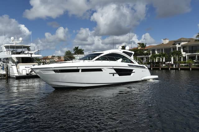 2019 Cruisers Yachts 54 Cantius