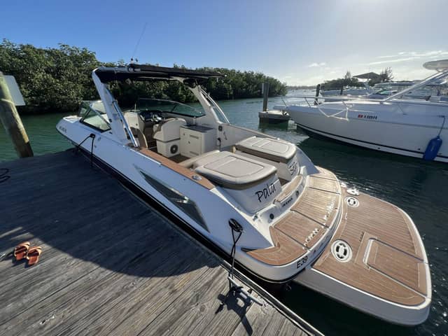 2012 Sea Ray 300 SLX