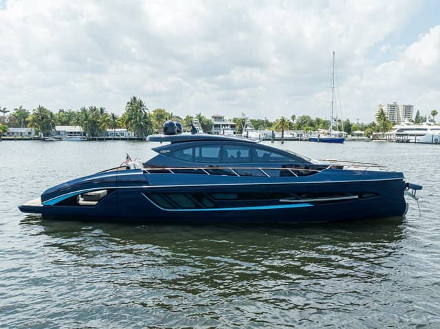 2023 Lazzara Yachts LSX 67