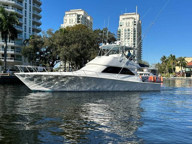 2006 Viking 52 Convertible