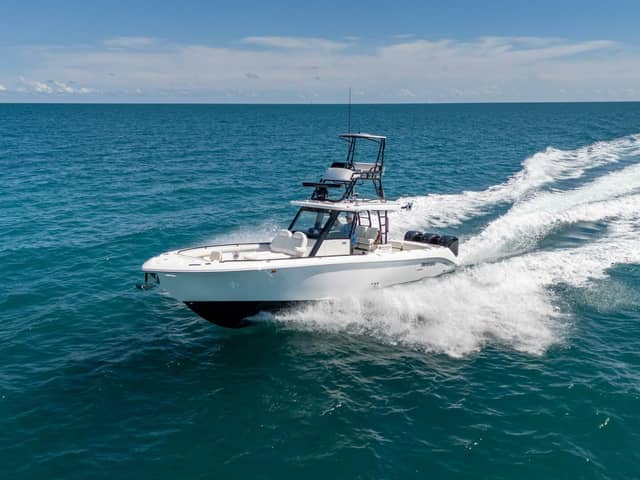 2025 Everglades 375 Center Console