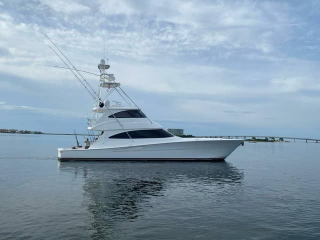 2021 Viking 72 Enclosed Bridge