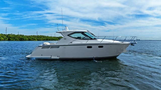 2008 Tiara Yachts 3500 Sovran