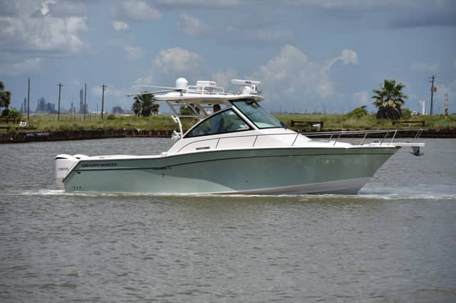 2016 Grady-White 330 Express