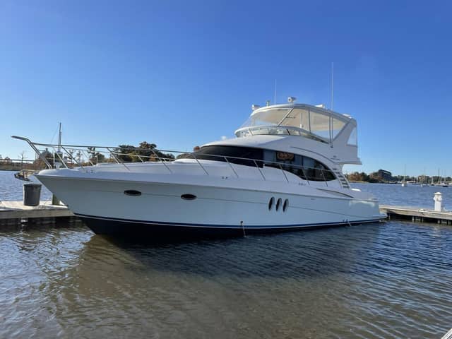 2009 Silverton 52 Ovation