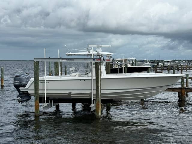 2011 Contender 32 ST