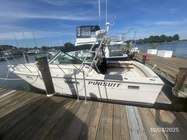 1985 Pursuit 3100 Open