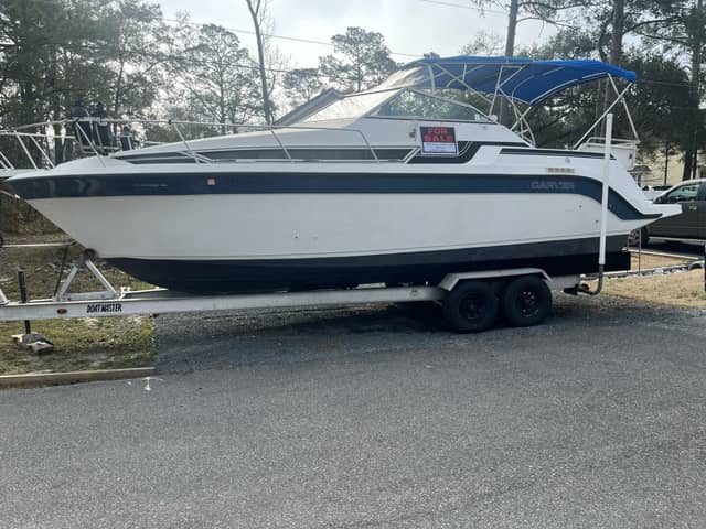1989 Carver 2557 Montego