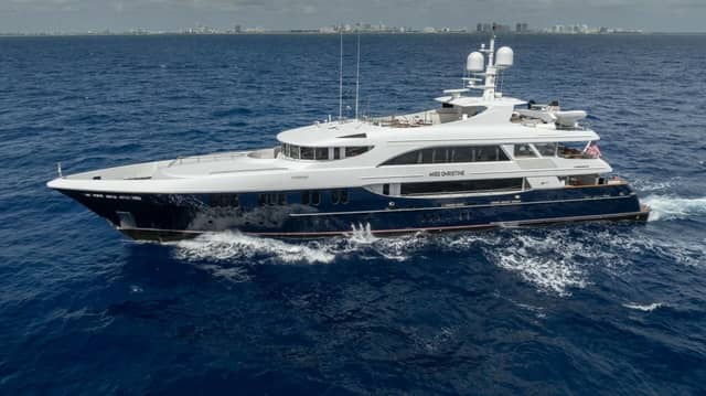 2006 Trinity Yachts Tri-Deck MY