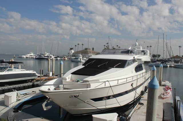 1999 Horizon 70 FLY