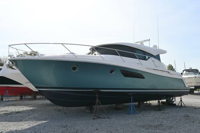 2017 Tiara Yachts 44 Coupe