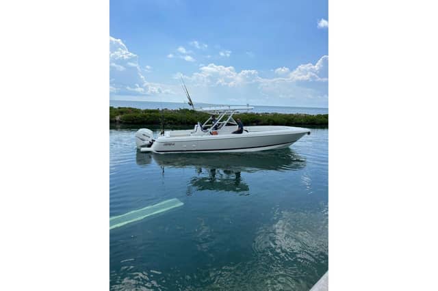 2016 Intrepid 327 CC