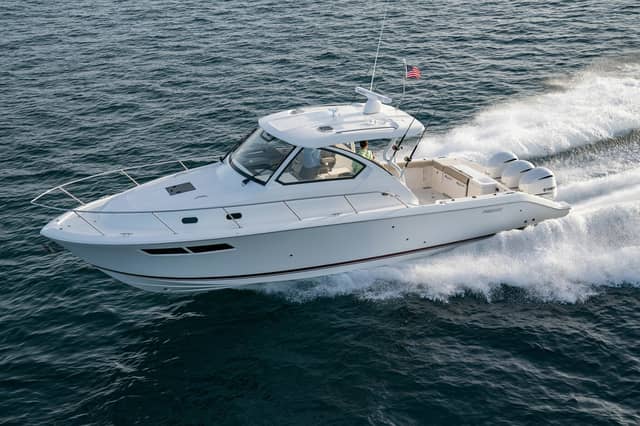 2020 Pursuit 355 OS