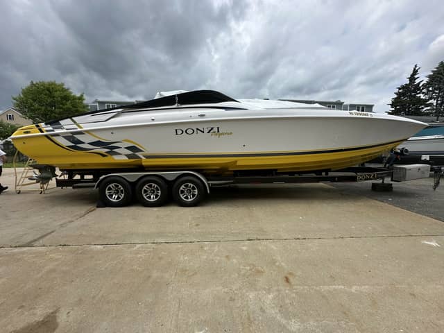 2001 Donzi Daytona 38 ZF