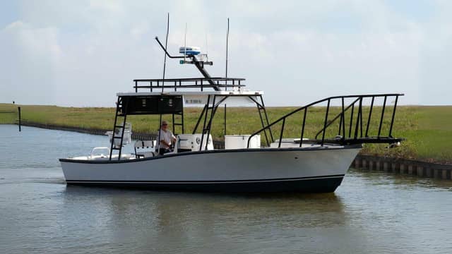 1997 Custom 31 Center Console