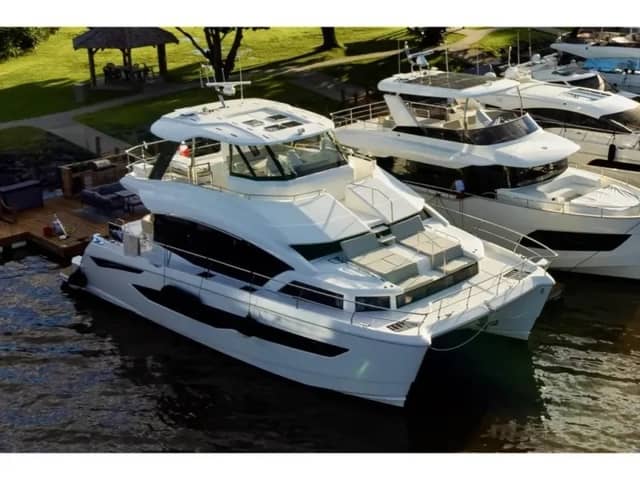 2024 Aquila 54 YACHT