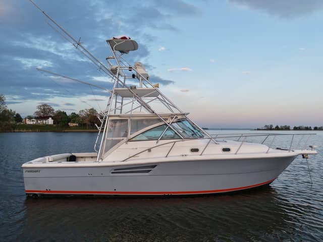 2000 Pursuit 3400