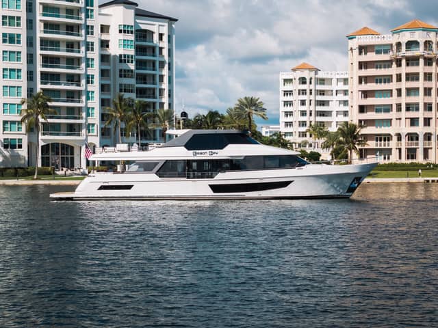 2022 Ocean Alexander 32L