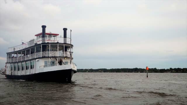 1984 Commercial Vinette 99 Paddle Wheel