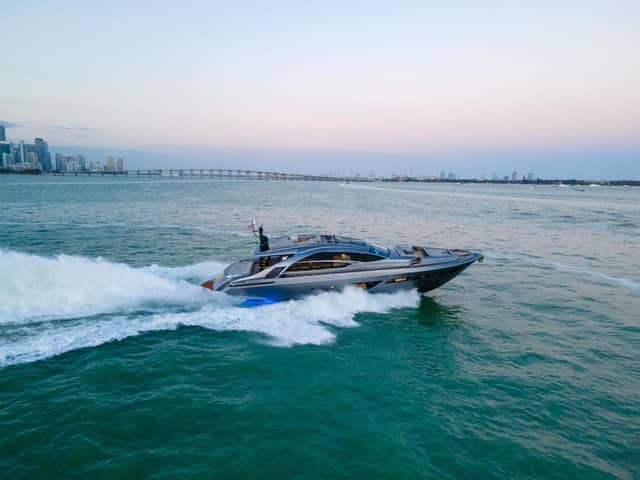 2021 Pershing 8X