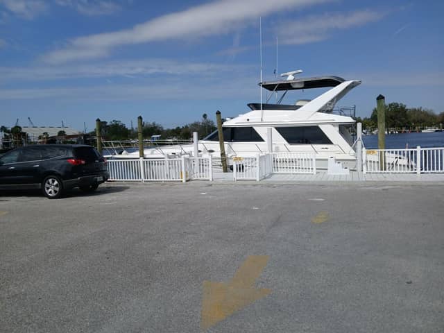 1997 Sea Ray 550 Sedan Bridge