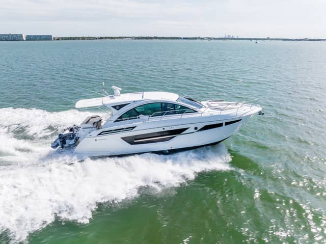 2018 Cruisers Yachts 50 CANTIUS