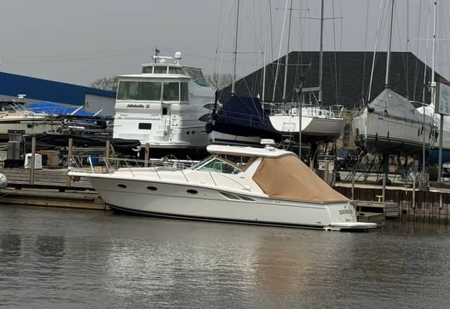 2003 Tiara Yachts 3500 Open