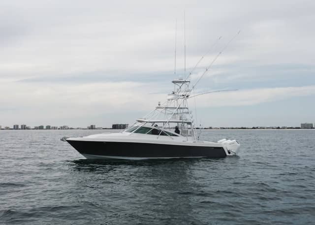 2011 Contender 40 Express