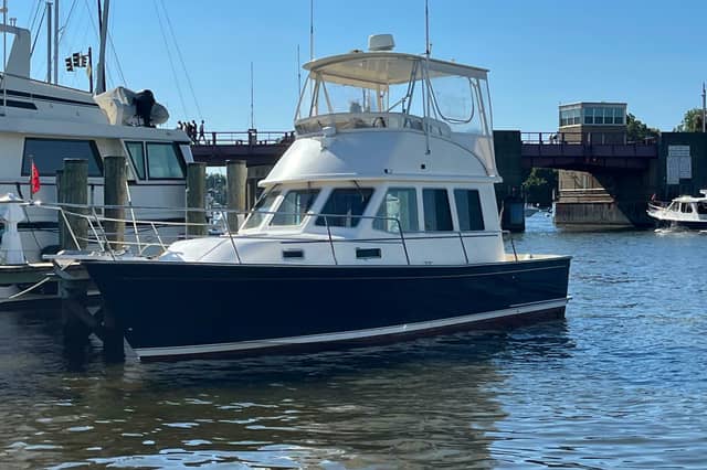 2006 Sabreline 36 Flybridge