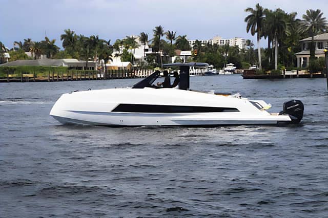 2023 Astondoa 377 Coupe Outboard