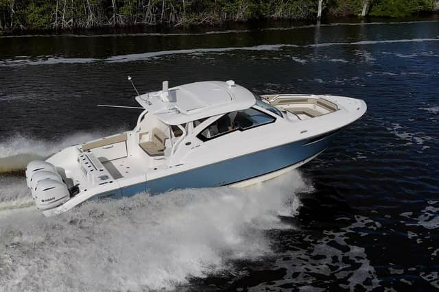 2019 Pursuit 365DC