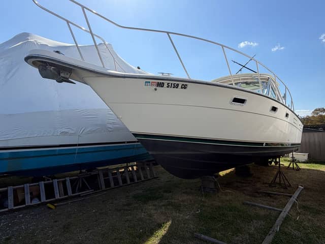 1997 Pursuit 3100 Express
