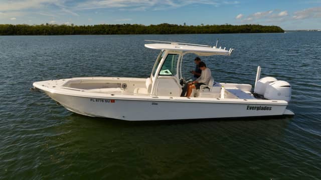 2021 Everglades 273CC