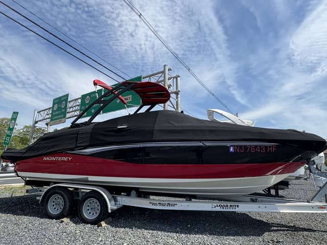 2013 Monterey M5 Sport Boat