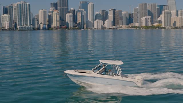 2022 Boston Whaler Vantage