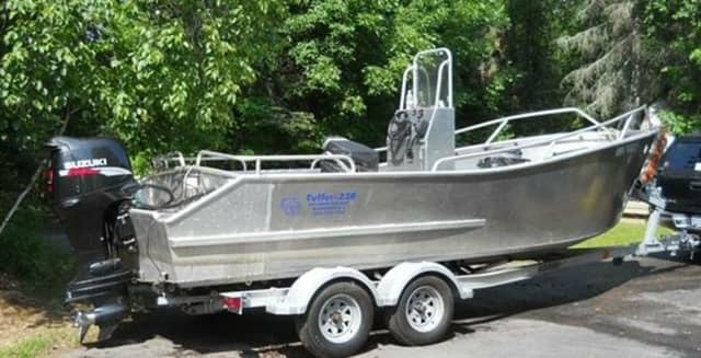 2005 Custom Tuffer 230