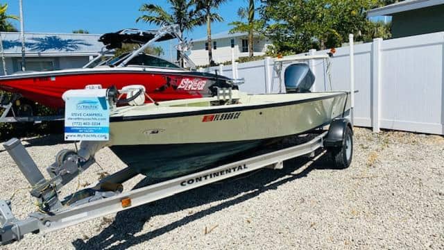 1983 Maverick 18 Flats Boat