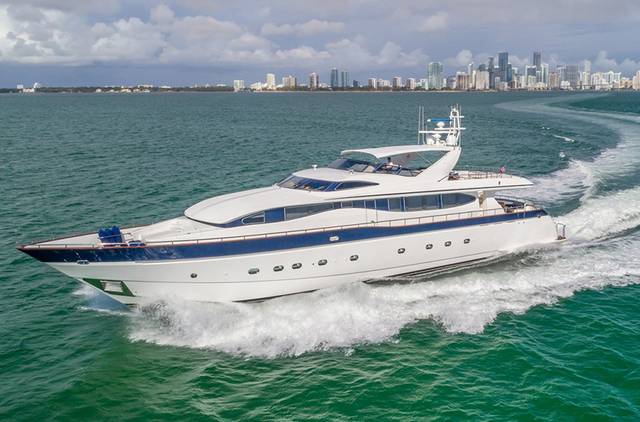 2002 VIKING SPORT CRUISERS 108 Motor Yacht