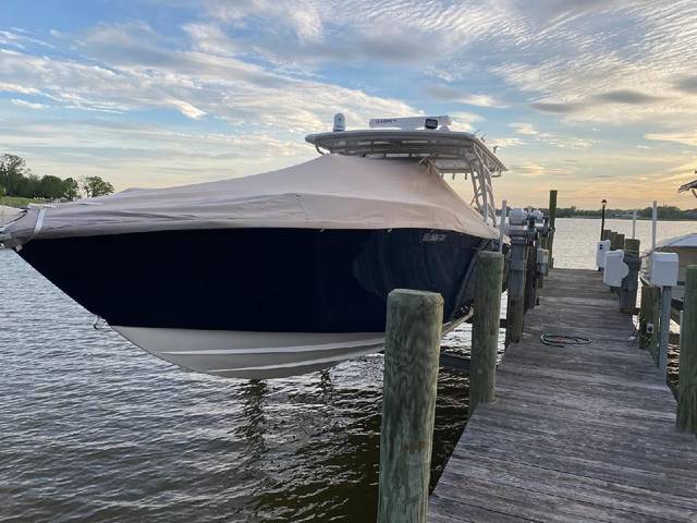 2019 MIDNIGHT EXPRESS POWERBOATS 39 Cuddy