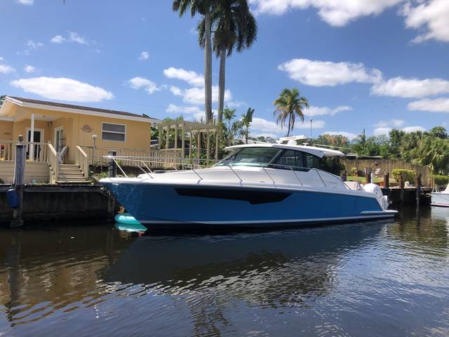 2021 TIARA YACHTS 43 LE