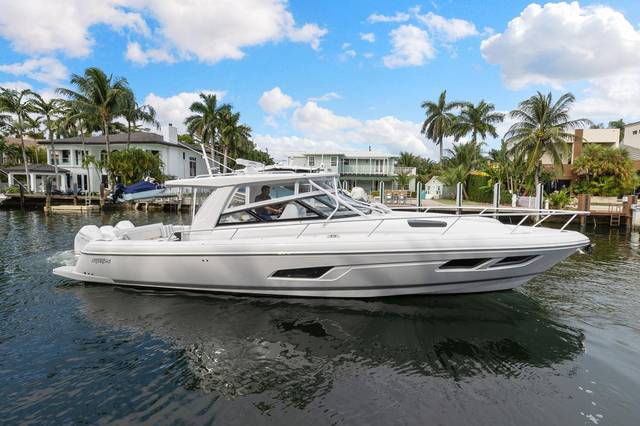 2021 INTREPID POWERBOATS INC. 438 Revolution
