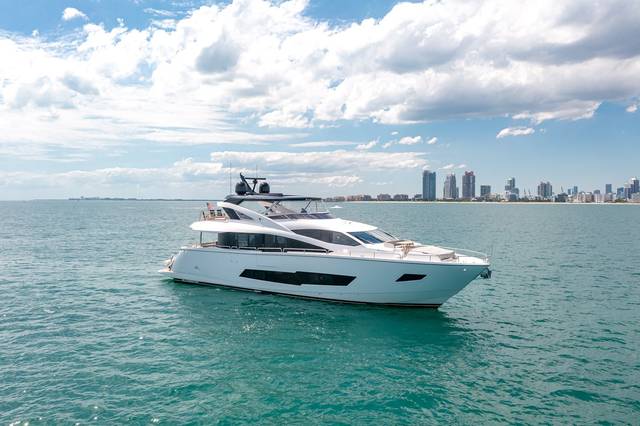 2021 SUNSEEKER 86 Yacht