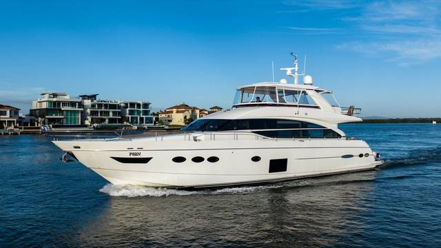 2013 PRINCESS YACHTS P82