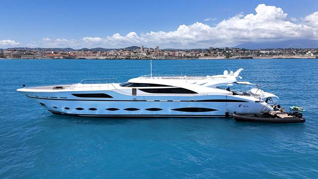 2016 AB YACHTS AB 145