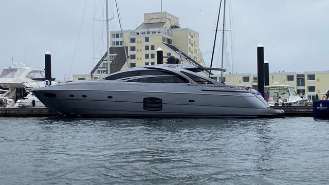 2016 PERSHING 70