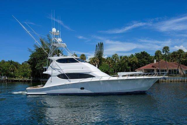 2007 HATTERAS Enclosed Bridge