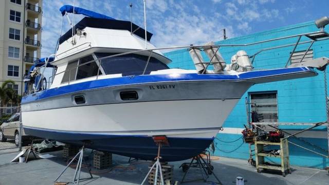 1987 CRUISERS YACHTS 298 Villa Vee