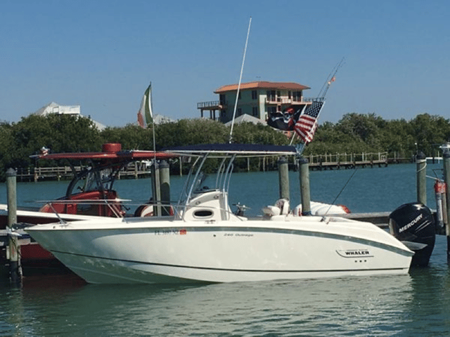 2007 BOSTON WHALER 240 Outrage