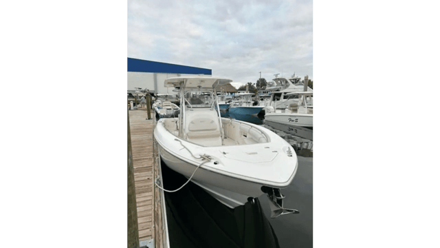 2008 BOSTON WHALER 320 Outrage